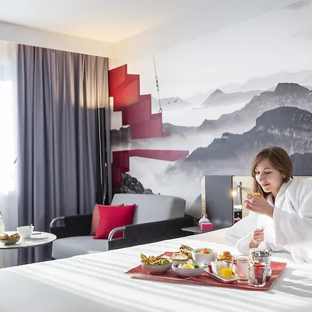 Novotel Centre Atria Hotel 4*